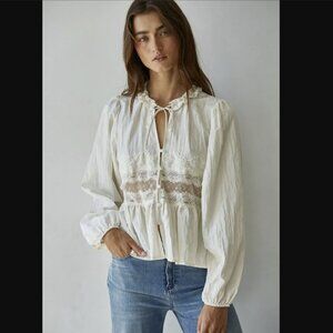 NWT Chantilly Button Down Top